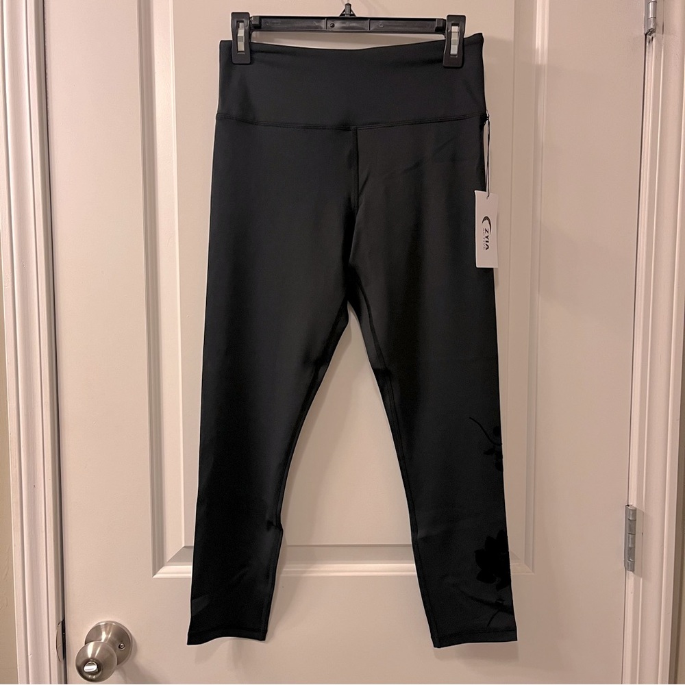 ZYIA Black Velvet Floral Light N Tight Hi-Rise 7/8 Leggings